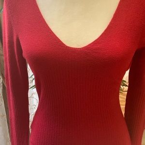 Woman’s Max Studio sweater top red Small